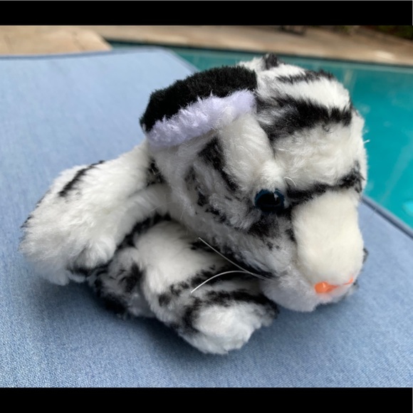 White Tiger Animal Hand Puppet Toy (Gift with Purchase) - Picture 8 of 9